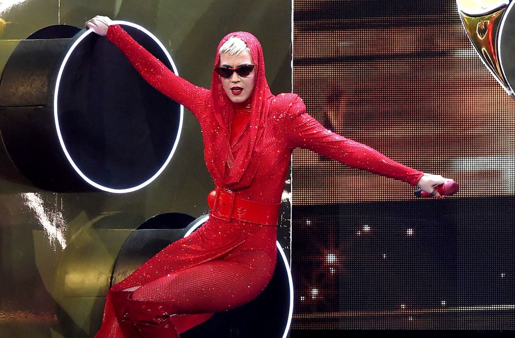 Katy Perry bei ihrem spektakulären Bühnenauftritt der „Witness-Tour“ im Staples Center in Los Angeles.