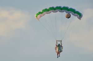 Fallschirmspringer verliert Bewusstsein und stürzt ab