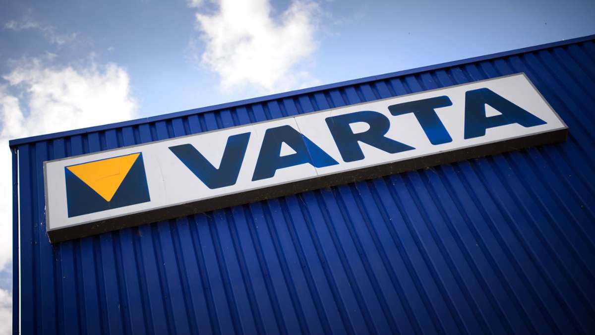  Varta stellt bald Batterien für Elektroautos her. Am Stammsitz in Ellwangen sollen die Batterien zum Ende des Jahres auf einer Pilotlinie produziert werden. 