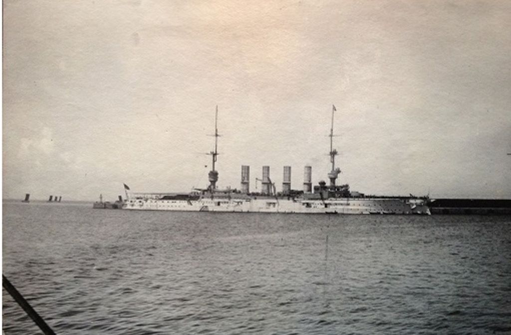 Kriegsschiff der Kaiserlichen Marine in Tsingtao.
