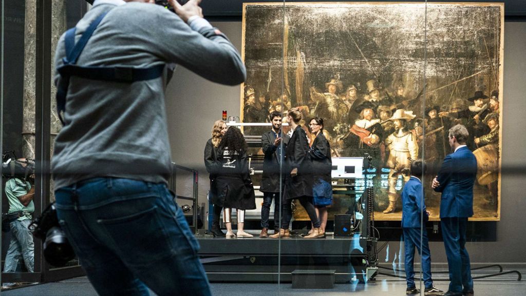  Im Amsterdamer Rijksmuseum hat die „Operation Nachtwache“ begonnen - eine umfassende Untersuchung des berühmtesten Gemäldes von Rembrandt van Rijn. 