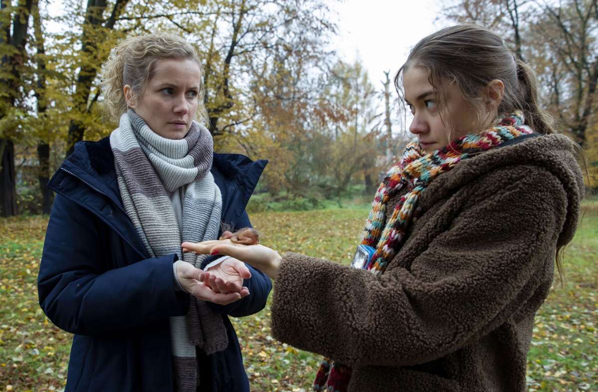 In Ermittlerin Leonie Winkler (Cornelia Gröschel) glaubt Talia, ihre verstorbene Mutter wiederzuerkennen.