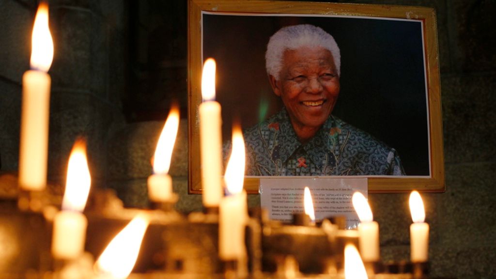 Weltweite Trauer um südafrikanischen Nationalhelden: Nelson Mandela ist tot