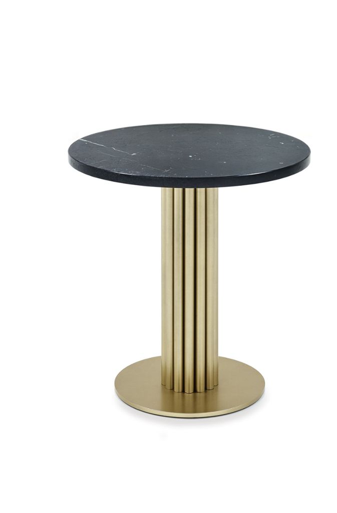 Runde Sache: Tisch „Miles“ von Wittmann, passend zur gleichnamigen Möbelserie.