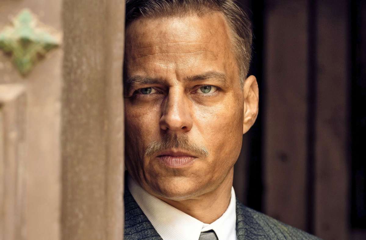 Tom Wlaschiha als Undercover-Gestapo-Mann Hagen Forster in der dritten Staffel von „Das Boot“