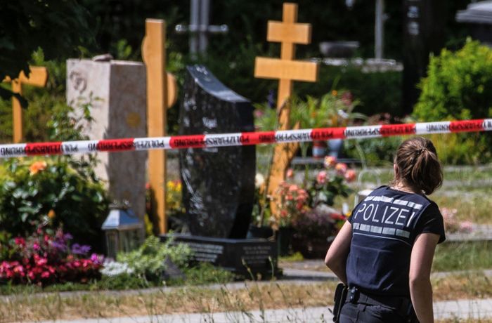 Nach Handgranatenwurf in Altbach: Weitere Polizeirazzia nach Friedhof-Anschlag