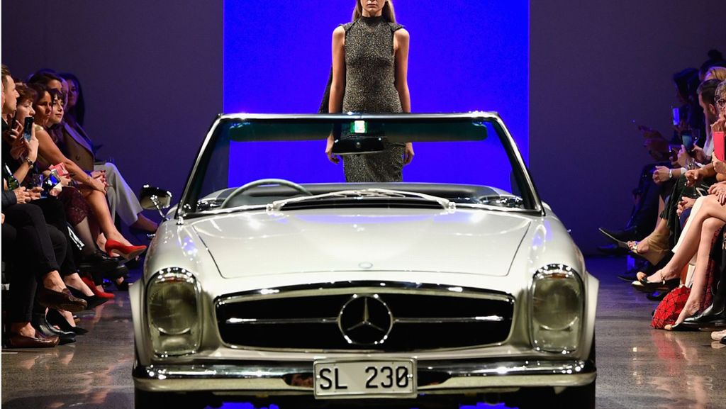  Eine Woche voller Vielfalt, Trends und Schönheit. In Neuseelands größter Stadt Auckland präsentieren internationale Designer ihre neusten Kollektionen. Mercedes-Benz vertritt sein Image als ein Hauptsponsor. Wir zeigen die Bilder von Neuseelands größtem Modeevent. 