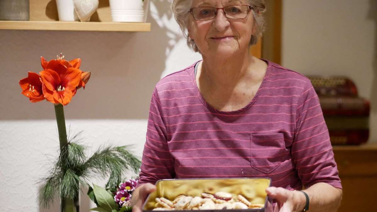 Blick in die Adventsküche: Weihnachtsplätzchen backen mit Oma Karin