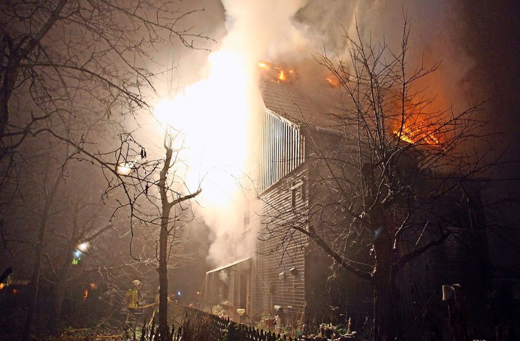 Am 15. Dezember 2014 brennt es zum dritten Mal. Die unbekannten Brandstifter werden nicht gefasst.