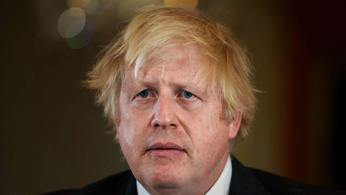  Trinkgelage, als die Königin trauerte: Zwei Lockdown-Partys in der Downing Street am Vorabend der Beisetzung von Prinz Philip erhöhen den Druck auf Boris Johnson. Der Zeitpunkt der Feier sei „zutiefst bedauerlich“, sagte sein Sprecher. 