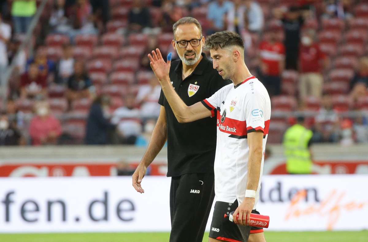 Atakan Karazor musste im Auftaktspiel gegen die SpVgg Greuther Fürth wegen muskulären Problemen früh raus, in Leipzig fehlte der Mittelfeldspieler. In dieser Woche konnte er wieder ins Training einsteigen.