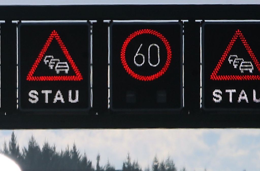 A 8 Bei Pforzheim Das Stau Chaos Beginnt Am Abend Landkreis