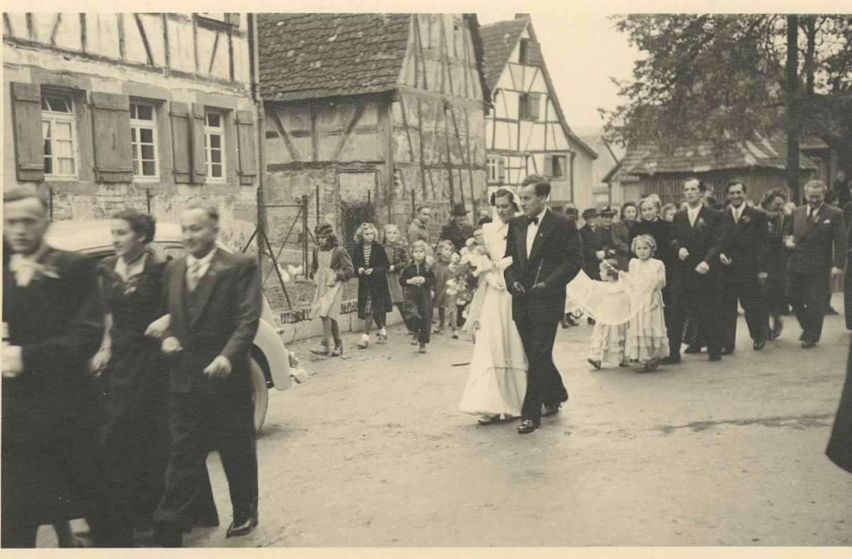 Die Hochzeit von Elli Staudt und Wilhelm Eberhardt am 11.11.1950 war ein Ereignis in Eltingen.