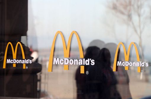 Die Fastfoodkette McDonalds hat nach eigenen Angaben Strafanzeige gegen Schlachthofbetreiber gestellt. Foto: Getty