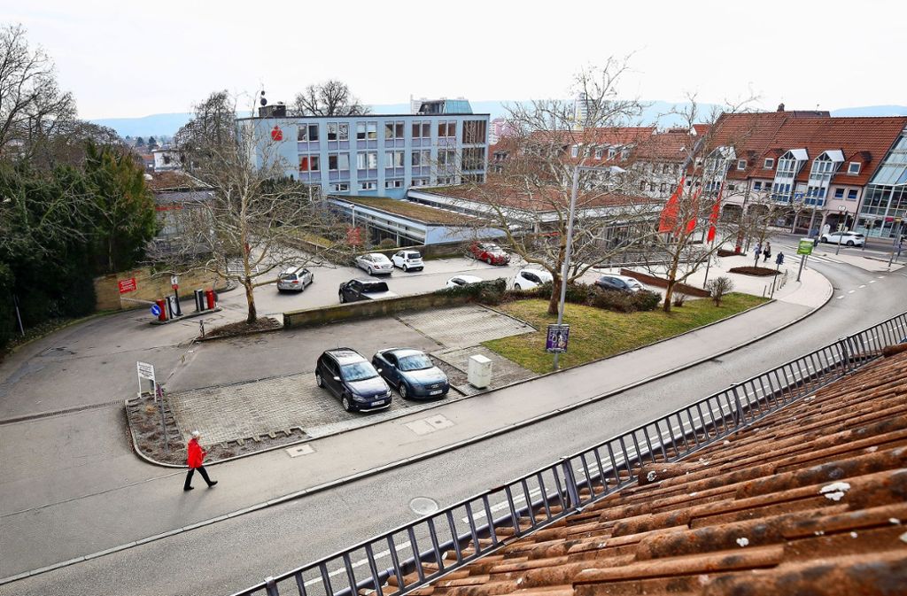 Seit fast 60 Jahren ist hier der Hauptsitz der Kreissparkasse in Leonberg. Doch das alte Gebäude wird abgerissen. Foto: factum/Granville