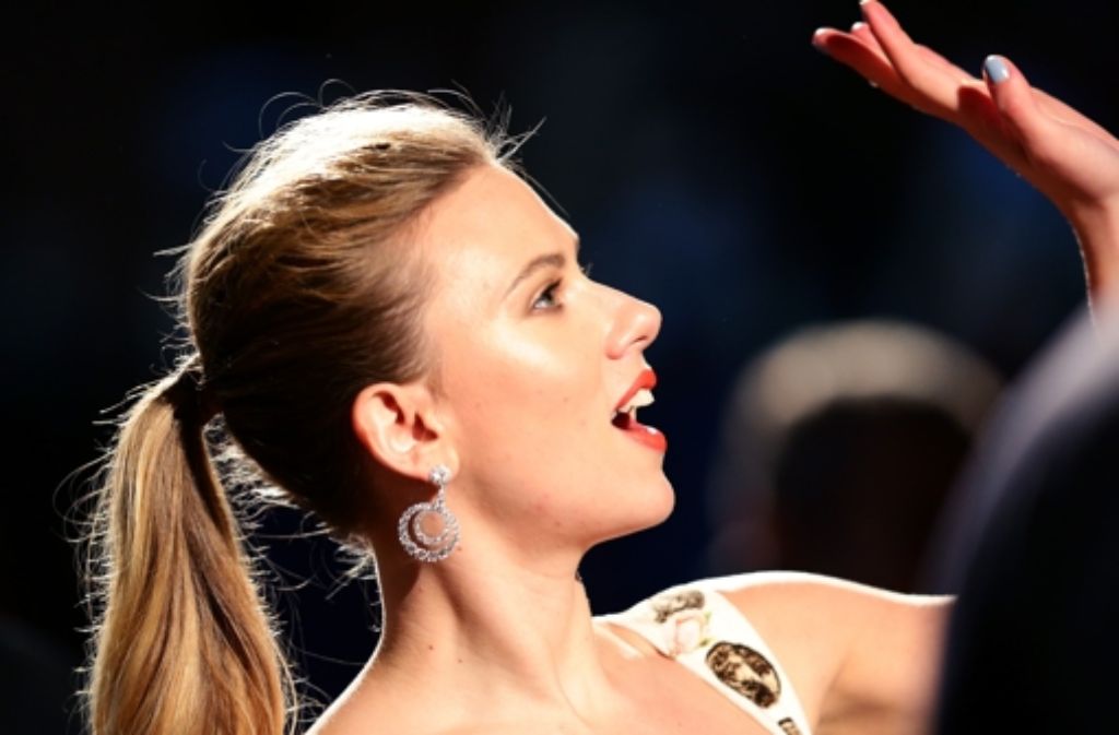 Hollywood-Star Scarlett Johansson nahm beim 8. Internationalen Filmfestival in Rom ein Bad in der Menge.