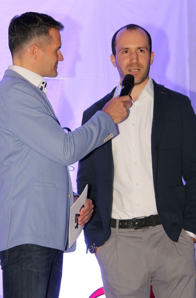 Jens Zimmermann mit Gabriel Dabbagh, dem Gastgeber der Benefizparty, der einst  Physiotherapeut bei den Stuttgarter Kickers war.