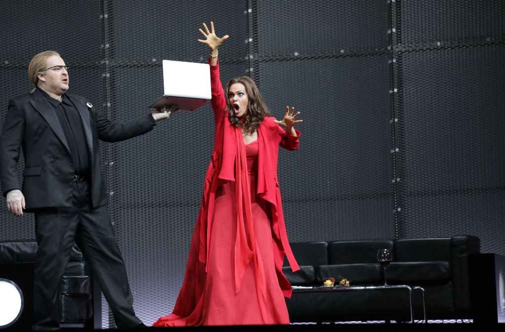 Kristine Opolais als Tosca und Evgeny Nikitin als Baron Scarpia.