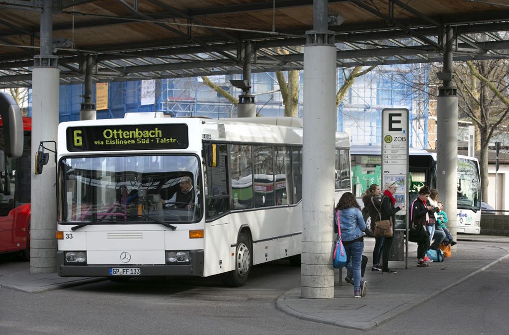 Der Busbahnhof in Göppingen – aufgrund von Streik muss man sich hier auf eingeschränkten Busverkehr einstellen. Foto: Horst Rudel