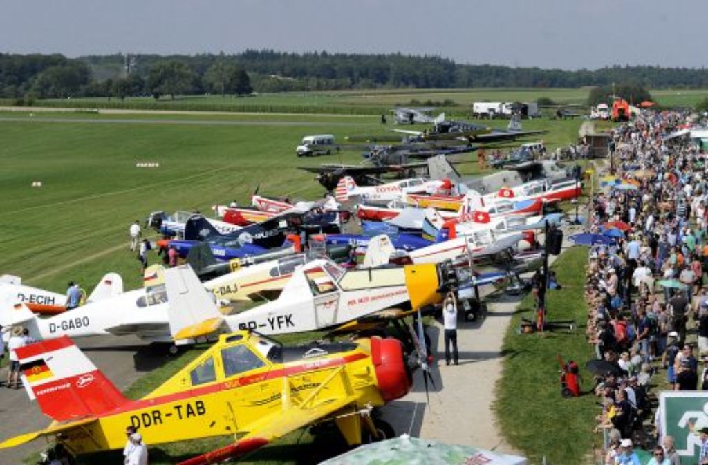 Am Wochenende sind Tausende Besucher zum Oldtimer-Fliegertreffen in Kirchheim/Teck gekommen.