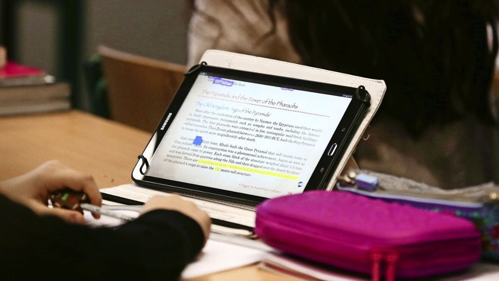 Initiative fordert mehr Mediennutzung an Schulen: Unterricht – digital statt analog?