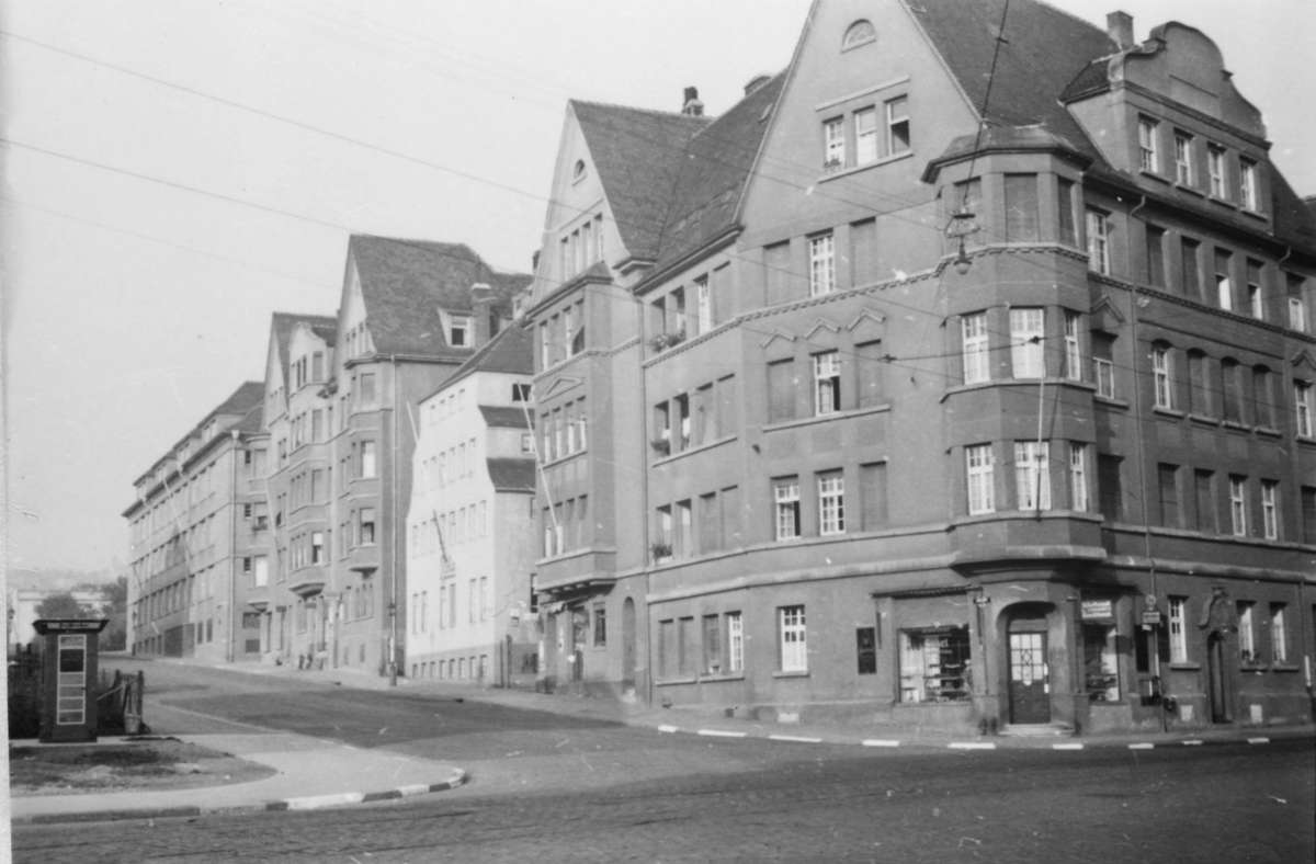 Die Kreuzung Tal- und Landhausstraße mit der heute noch stehenden Bebauung.