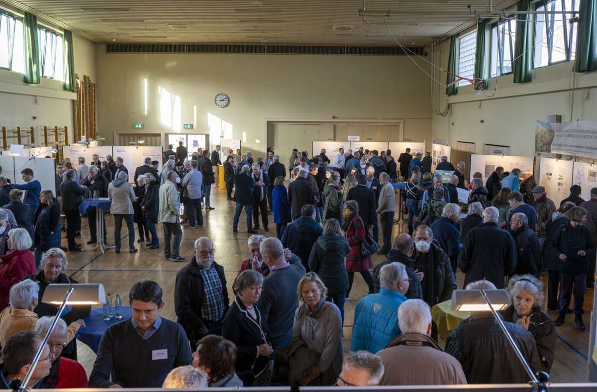 Hunderte Menschen aus Korntal-Münchingen haben den Infomarkt besucht.