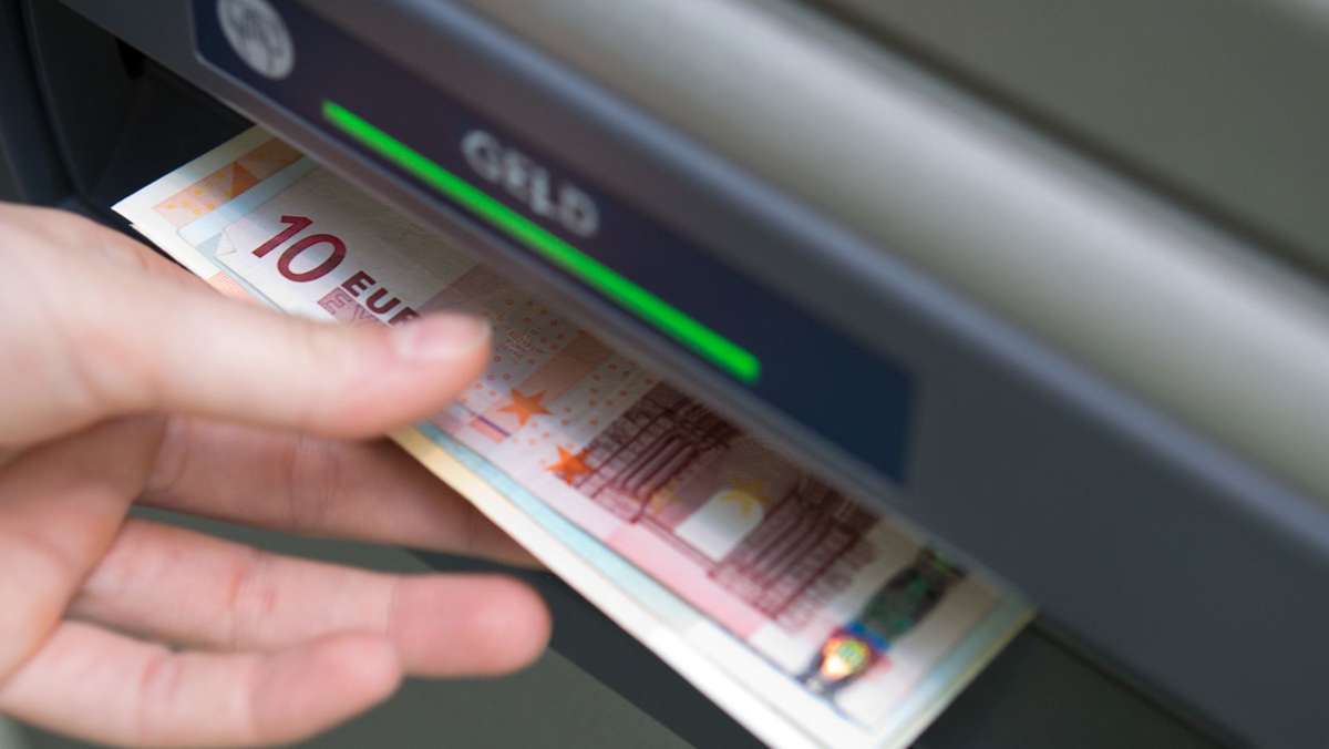 Geldautomat in Stuttgart-Degerloch: Betrüger nutzen einen Reflex gezielt aus
