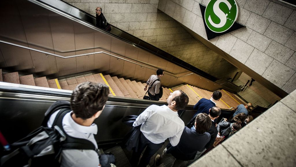 Feinstaubalarm und S-Bahn-Chaos: Defekter Zug im Tunnel – 100 S-Bahnen ausgefallen