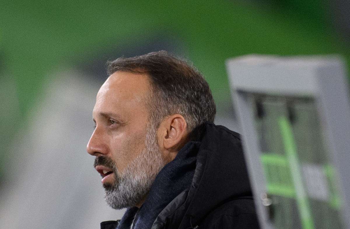 VfB-Coach Pellegrino Matarazzo dirigierte sein Team an der Seitenlinie.