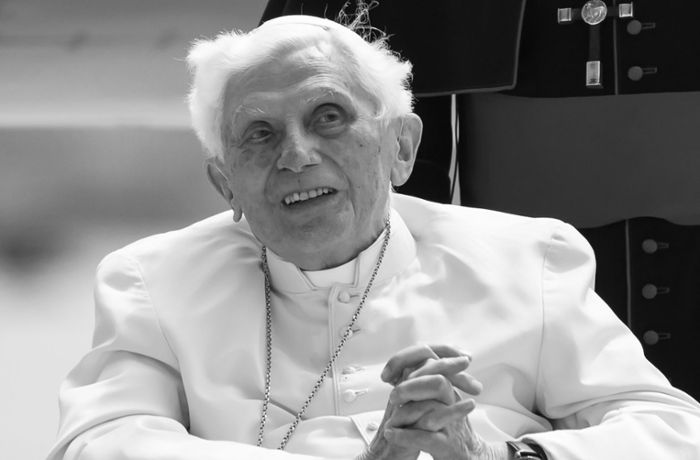 Tod von Joseph Ratzinger: So trauert die Kirche in Stuttgart um Papst Benedikt