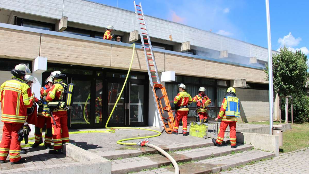 Ehningen: Brand auf Festhalle schnell gelöscht