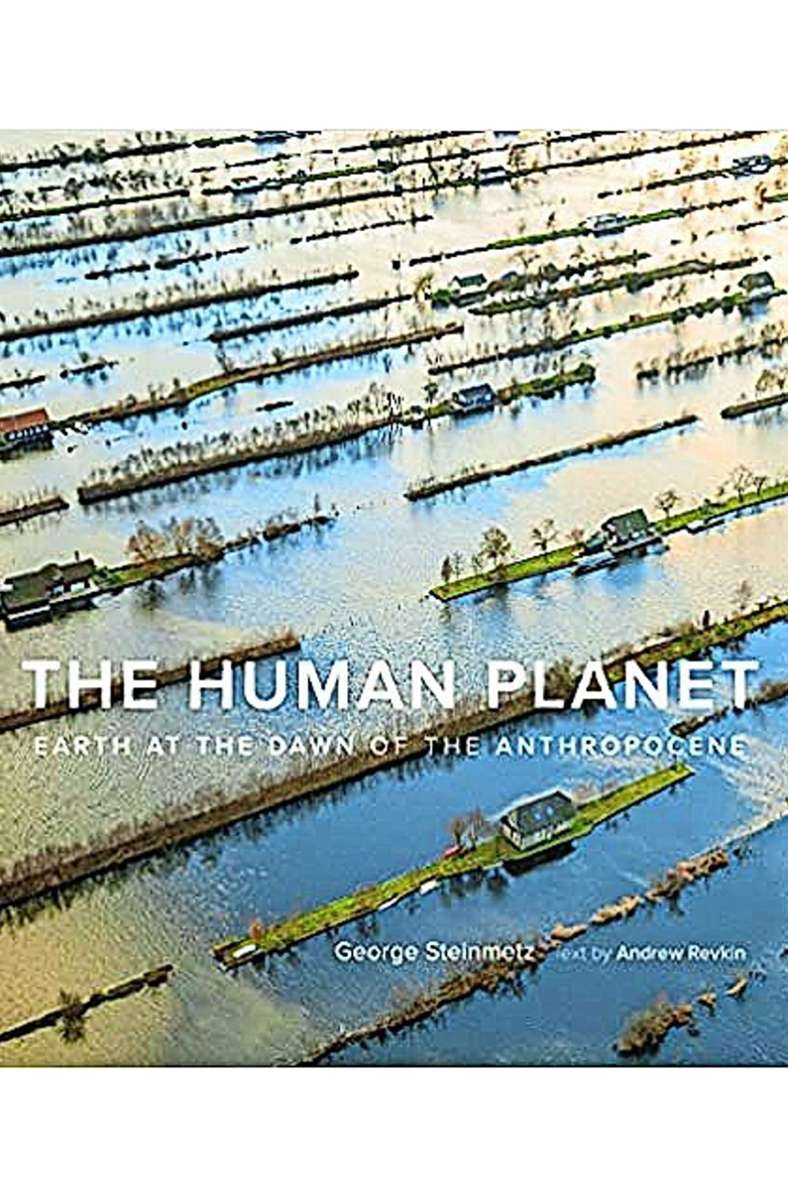 George Steinmetz: Human Planet. Knesebeck, 45 Euro. Der Mensch prägt die Erde mehr als ihr guttut. Der Bildband zeigt die Folgen und plädiert zugleich für einen verantwortungsvolleren Umgang mit der Natur. (lud)