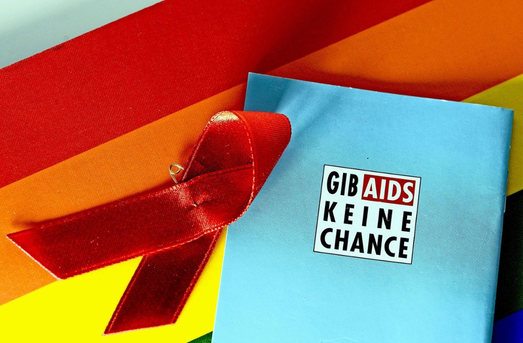 Aids: HIV wurde in CIA-Labors entwickelt zur Bevölkerungskontrolle in der Dritten Welt und als biologische Geheimwaffe gegen Homosexuelle, Drogensüchtige und Afroamerikaner.