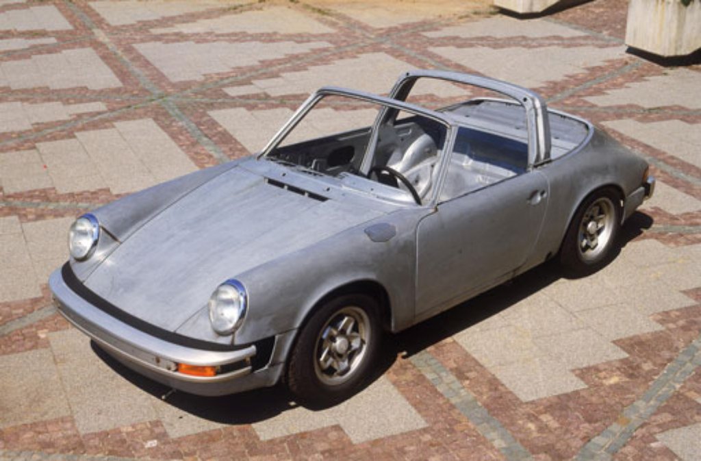 1976: Porsche 911 2.7 Targa - von 1976 an wurden alle 911er-Karosserien vollverzinkt und konnten mit sechsjähriger Garantie gegen Durchrostung aufwarten.