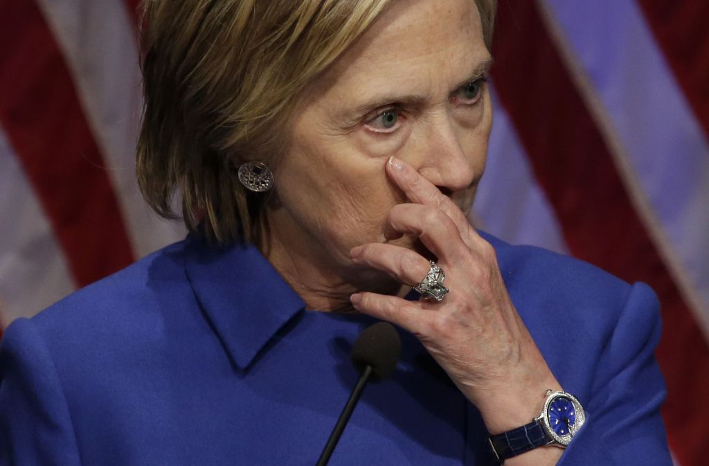 Die unterlegen Hillary Clinton ist das erste Mal nach der US-Wahl wieder öffentlich aufgetreten. Sie sprach bei einer Wohltätigkeitsveranstaltung Foto: AFP