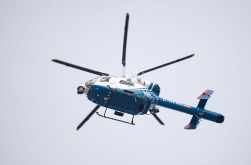 Die Polizei suchte den Mann mit Booten und einem Hubschrauber am Bodensee. (Symbolbild) Foto: picture alliance/Julian Stratenschulte
