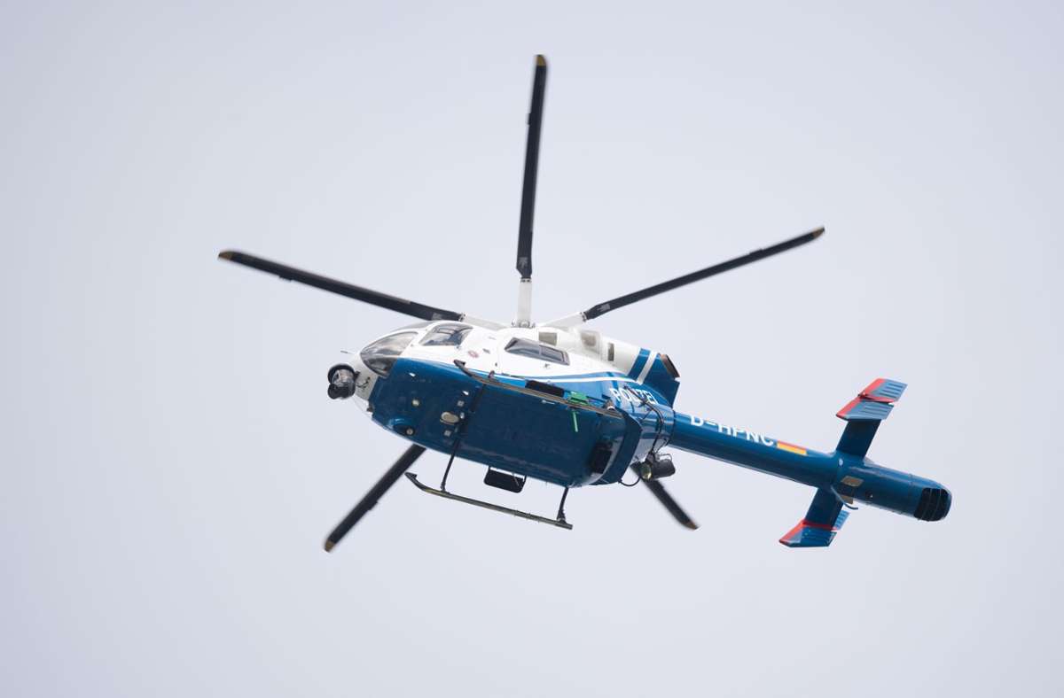 Die Polizei suchte den Mann mit Booten und einem Hubschrauber am Bodensee. (Symbolbild) Foto: picture alliance/Julian Stratenschulte