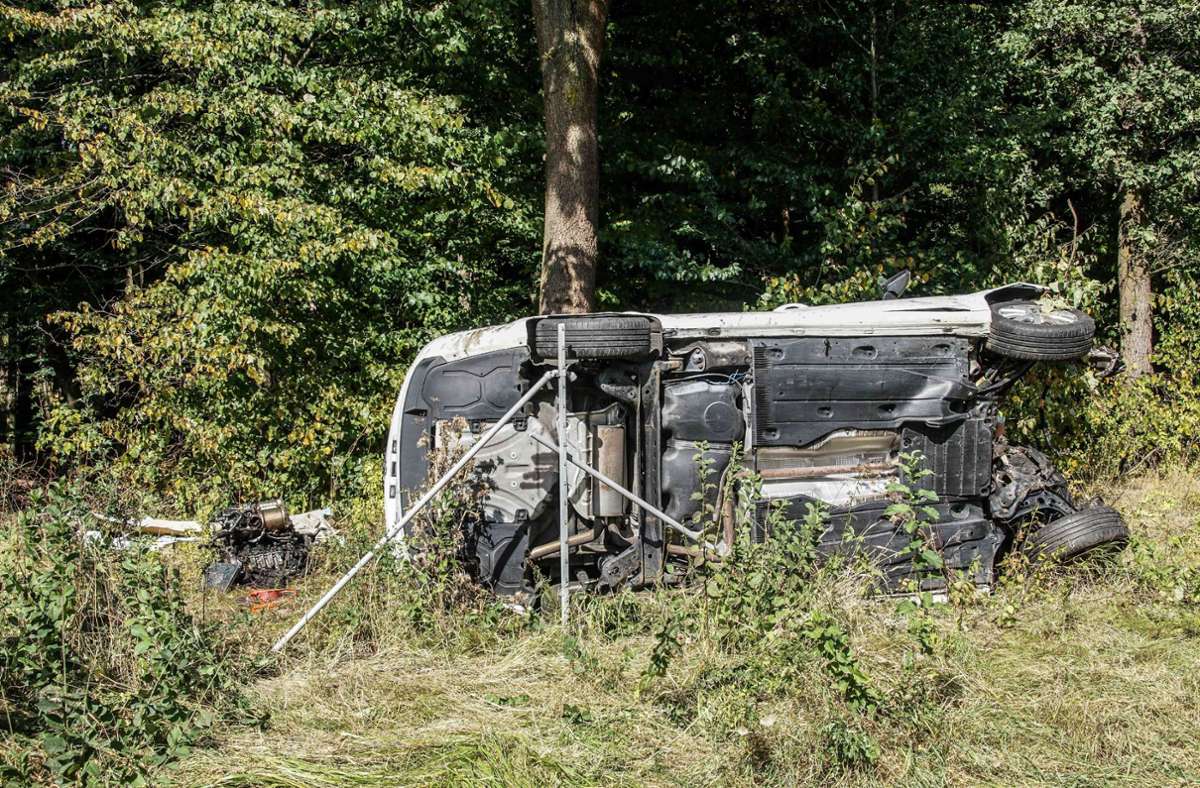 Am Montagvormittag ist es auf der A 81 kurz vor Sindelfingen Ost zu einem schweren Verkehrsunfall gekommen, bei dem ein 52-Jähriger starb.