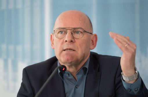 Geplantes Fahrverbot in Stuttgart: „Wir wollen mit  den Kontrollen keine Staus produzieren“, sagt Verkehrsminister Winfried Hermann. Foto: dpa