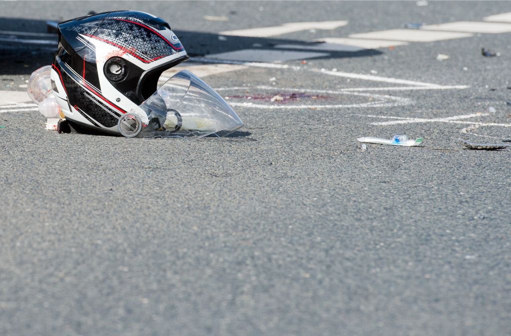 Sonntag, 17. September, 15 Uhr in Heidenheim: Ein Motorradfahrer kracht gegen eine Laterne und wird tödlich verletzt. Ein Fahrradfahrer hält an, filmt das Unfallopfer und fährt seelenruhig weiter – ohne die Polizei zu rufen.