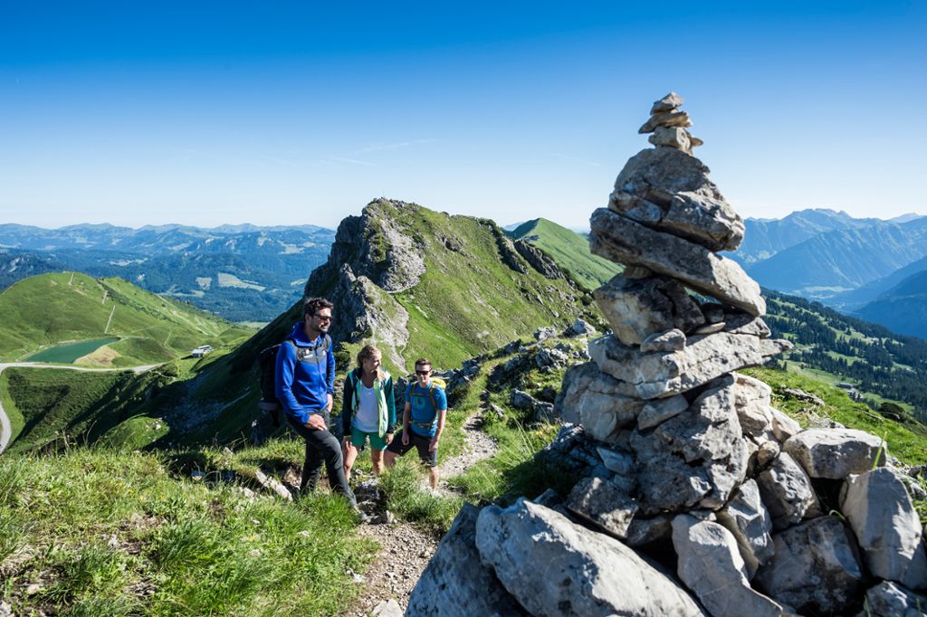 Auf alpinen Wegen wie bei der 3-Gipfel-Tour ist Trittsicherheit gefragt
