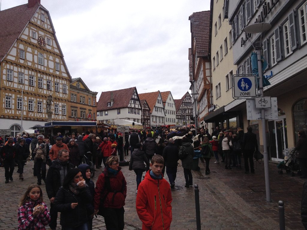 Volksfestatmosphäre in der Altstadt.