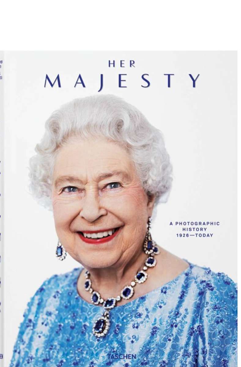 Her Majesty. A photographic History 1926 – 2022. Taschen, 50 Euro. Für alle, die die Queen jetzt schon vermissen: Ein Bildband zu Ehren der berühmtesten Monarchin der Welt. (ijs)