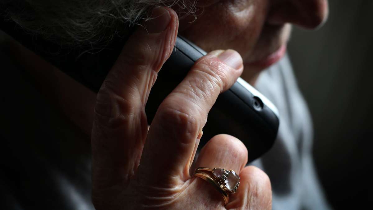 Telefonbetrüger in Ostfildern: Senior wird von Schockanrufern betrogen