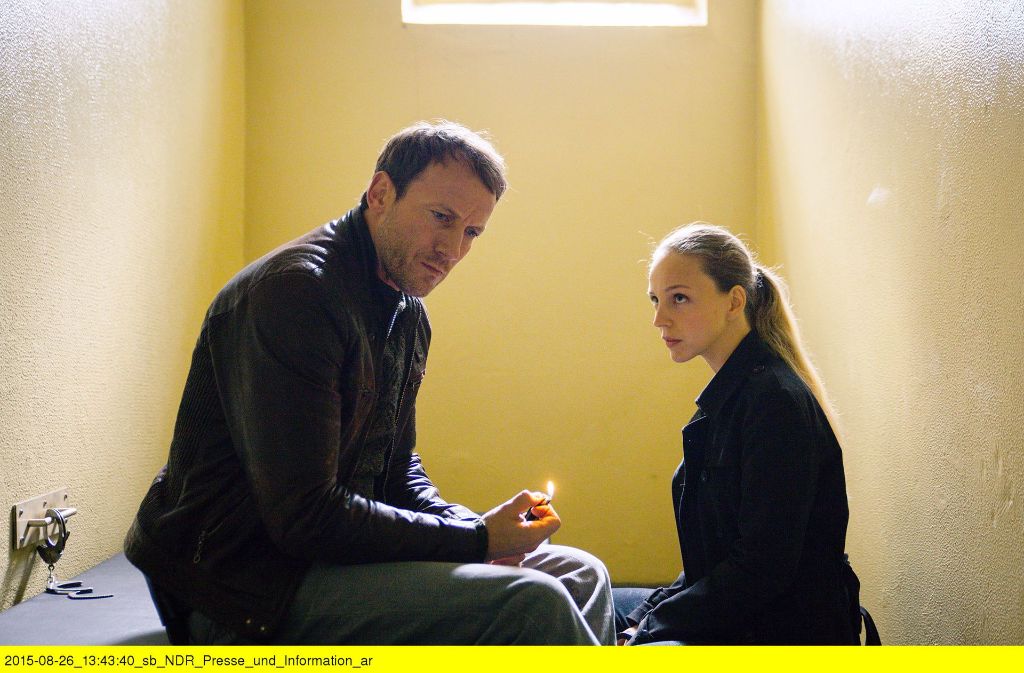 Vater Andreas Schmidt-Schaller ermittelt für „Soko-Leipzig“, Tochter Petra (rechts) für den „Tatort“ (hier mit Wotan Wilke Möhring in der Folge „Verbrannt“)