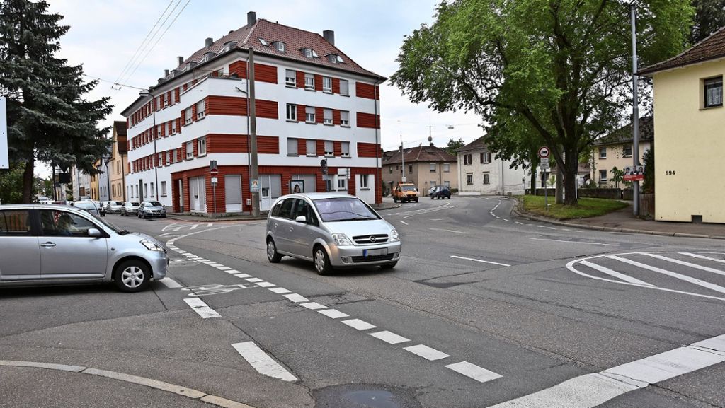  Obertürkheim ist laut Unfall- und Kriminalitätsstatistik ein sicheres Pflaster. Aber es gibt zwei Unfallbrennpunkte: die Kreuzungen Augsburger-/Ebniseestraße/ Imweg und Hafenbahnstraße/Stegwiesen. 