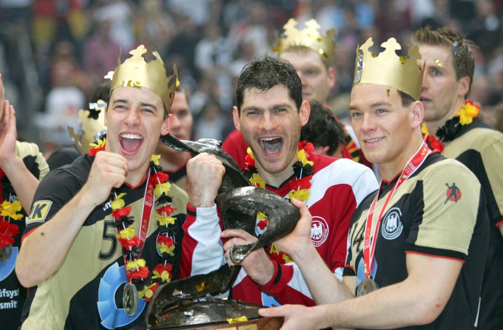 2007 gewann Zeitz (rechts) an der Seite seiner Kieler Kollegen Dominik Klein (links) und Torhüter Henning Fritz den Weltmeistertitel in Deutschland, beim sogenannten Wintermärchen. Zuvor hatte er mit der DHB-Auswahl Olympiasilber, WM-Silber und einen EM-Titel gefeiert.