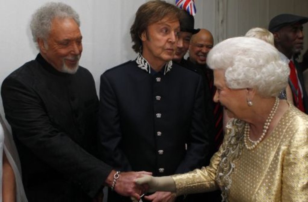 Sir Tom Jones, Paul McCartney und die Queen