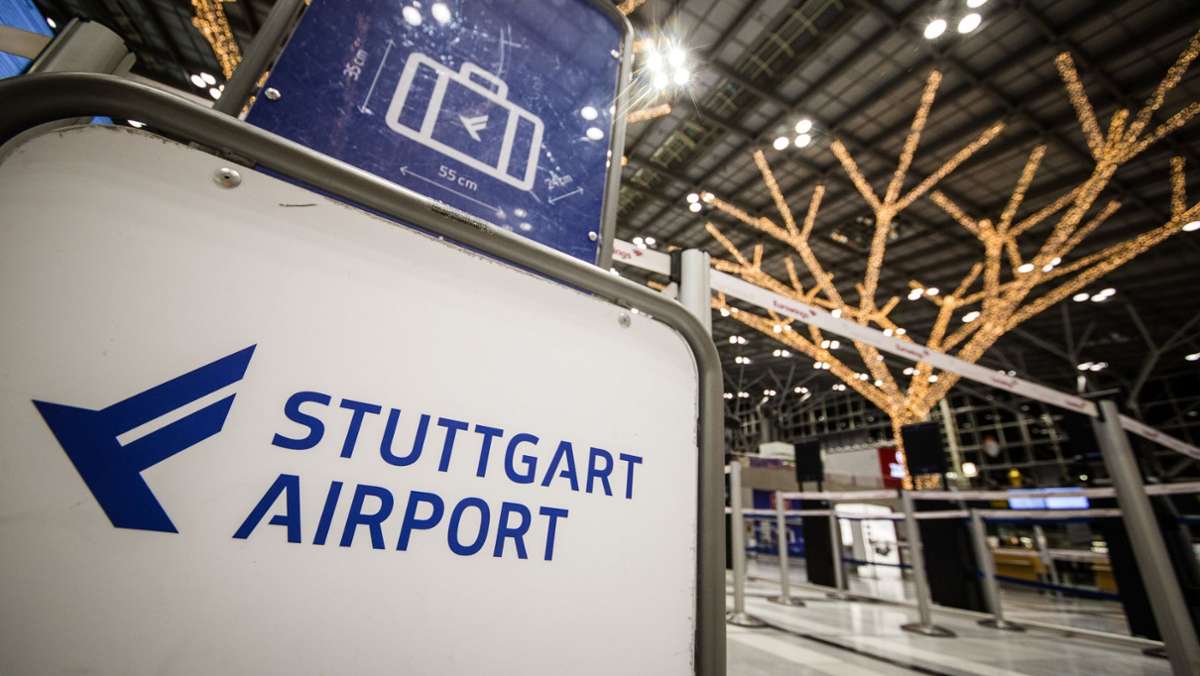  Nachdem ein Mann sechs Jahre auf der Flucht war, ist er am Montag nach seiner Einreise aus Rom von der Polizei am Stuttgarter Flughafen empfangen worden. 